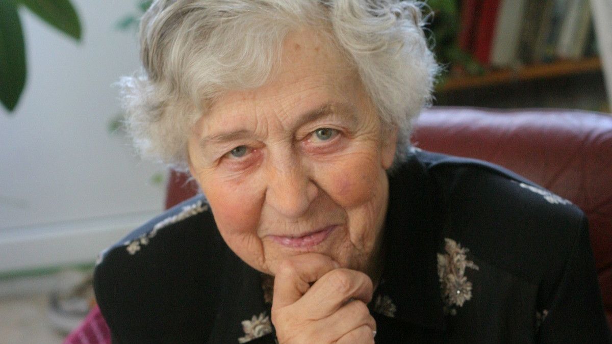 Babka Jirásková ze seriálu Hospoda se dožila 93 let. V mládí ji nezlomilo ani nacistické vězení